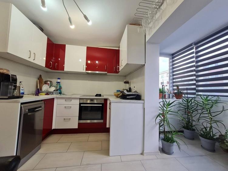 Apartament cu 3 camere decomandat în Drumul Carului