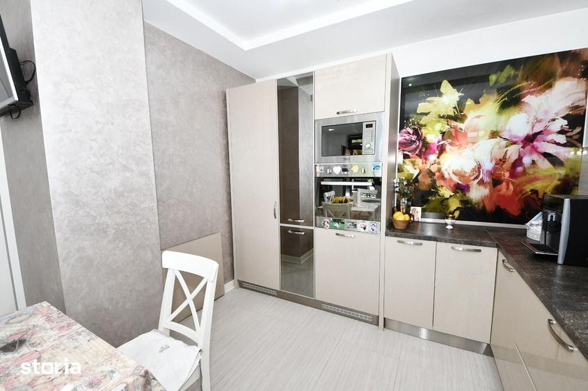 Casă cu 6 camere cu Teren 1470 Mp în Central