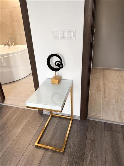 Penthouse cu 2 camere decomandat, mobilat în Tractorul