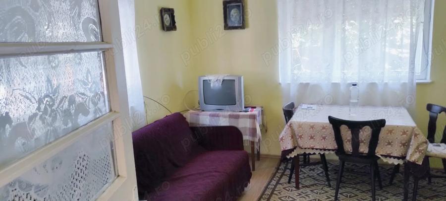Casă cu 4 camere cu Teren 1200 Mp în Central