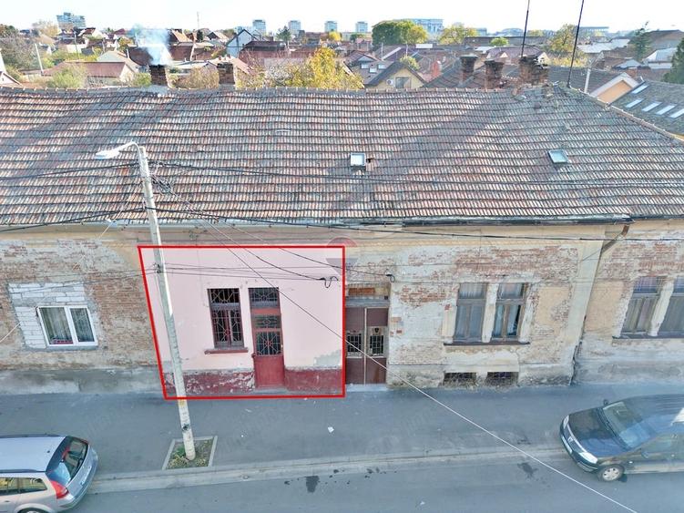 Apartament cu 2 camere semidecomandat în Drăgășani