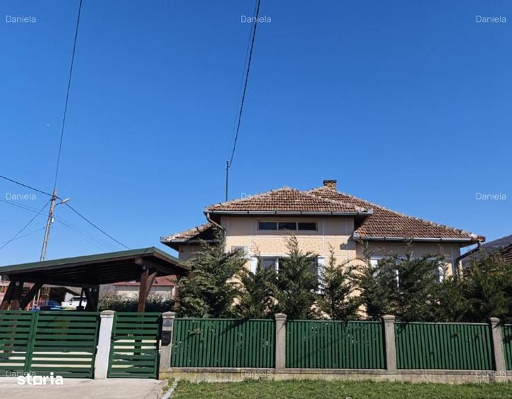 Casa moderna, luminoasa ?i spa?ioasa - 1