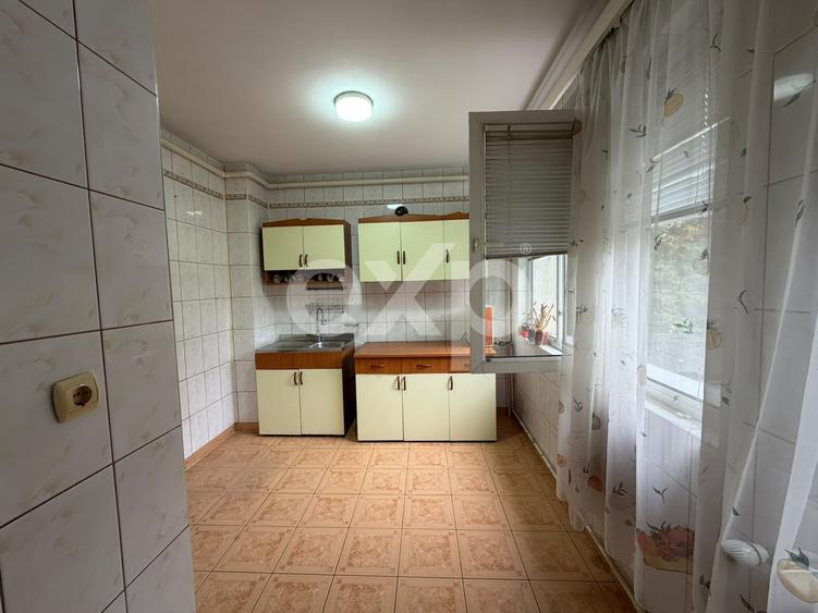 Apartament cu 3 camere semidecomandat, mobilat în Nicolae Grigorescu