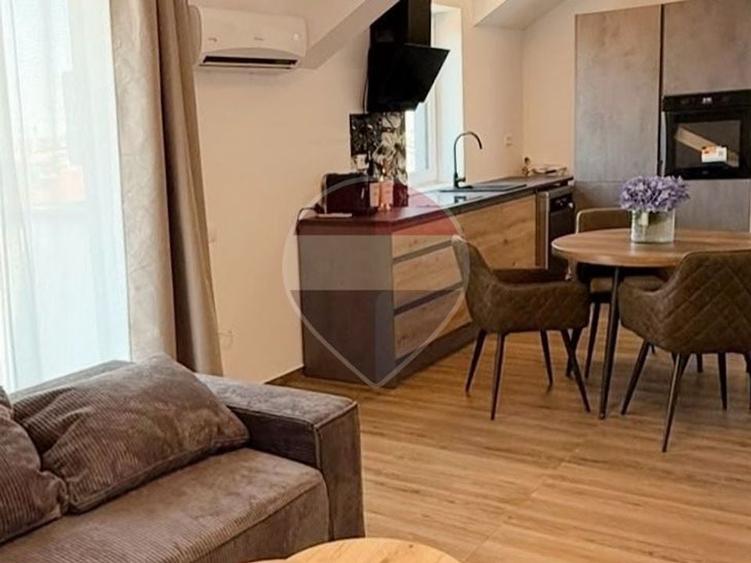 Apartament cu 2 camere nedecomandat, mobilat în Sânmartin