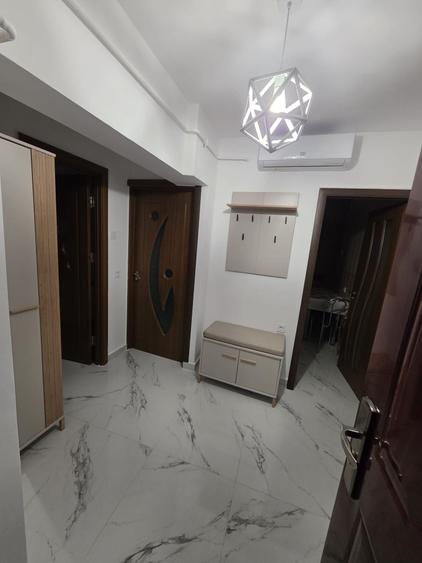 Apartament cu 2 camere decomandat în Calea București