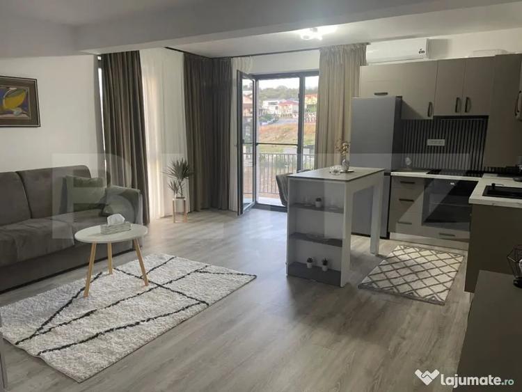 Garsonieră decomandată în Central