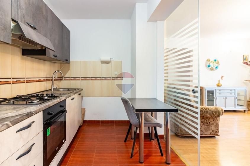 Apartament cu 2 camere semidecomandat, mobilat în Nord