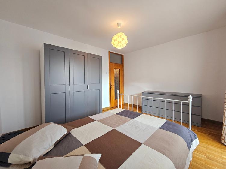 Apartament cu 3 camere decomandat, mobilat în Nerva Traian