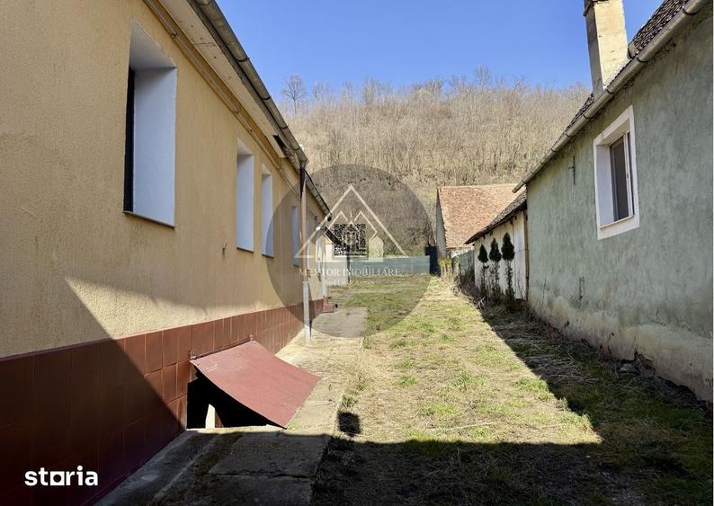 Casă cu 3 camere cu Teren 1343 Mp în Moșna