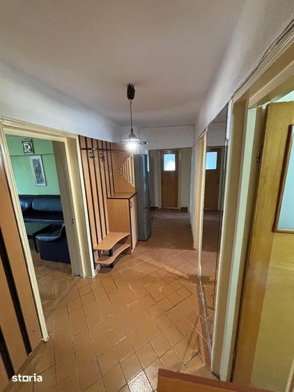 Apartament cu 3 camere, mobilat în Decebal
