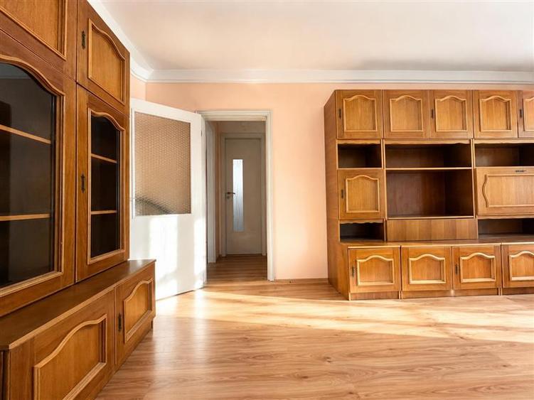 Apartament cu 2 camere semidecomandat, mobilat în Aeroport