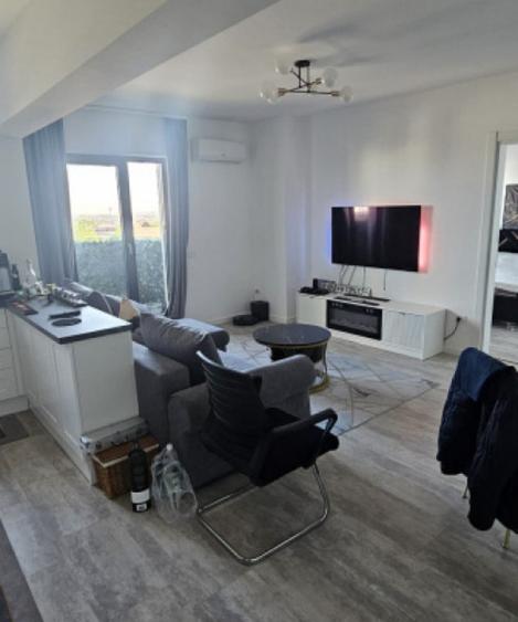 Apartament cu 2 camere decomandat în Km 5