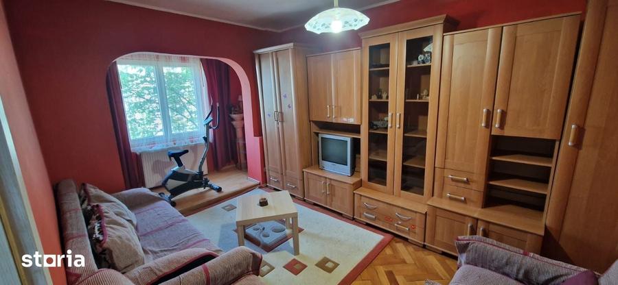 Comision 0 ! 3 camere 2 bai 3 balcoane zona Aradului 380 euro - 10