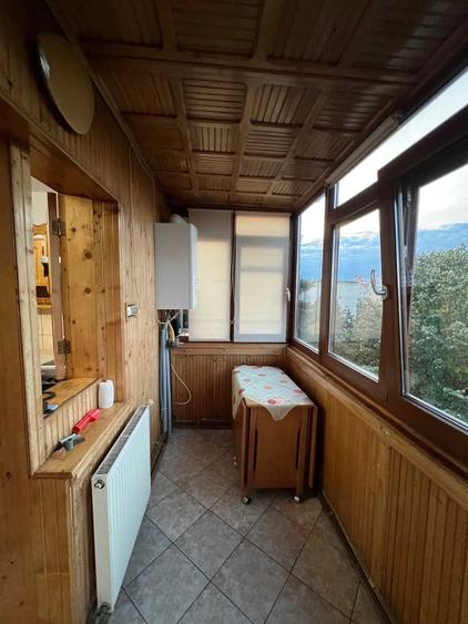 Apartament cu 3 camere decomandat în Eremia