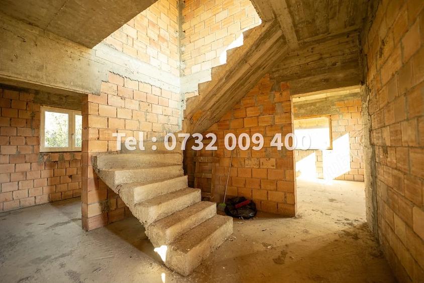 Casă cu Teren 475 Mp în Hălchiu
