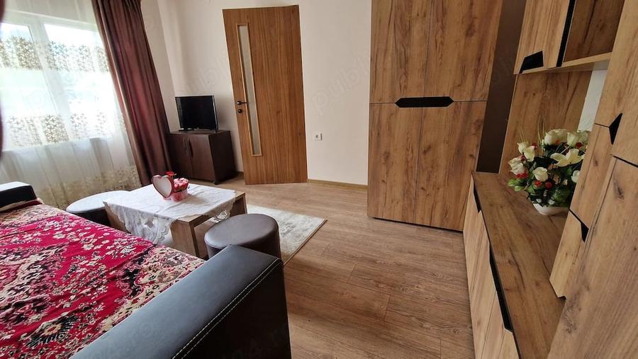 Garsonieră decomandată în Central
