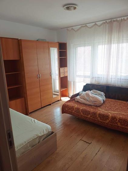 Apartament cu 3 camere în Șoimeni