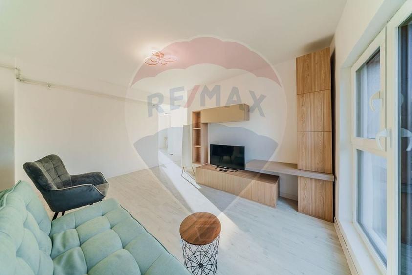 Apartament cu 2 camere semidecomandat, mobilat în P-ța Spitalului