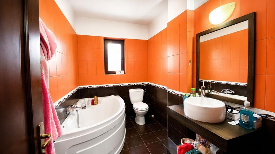 Apartament cu 3 camere decomandat, mobilat în Calea Dumbrăvii
