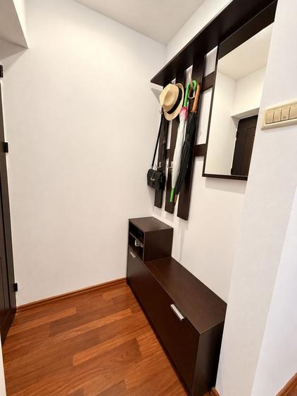 Apartament cu 3 camere semidecomandat în Complex Studențesc