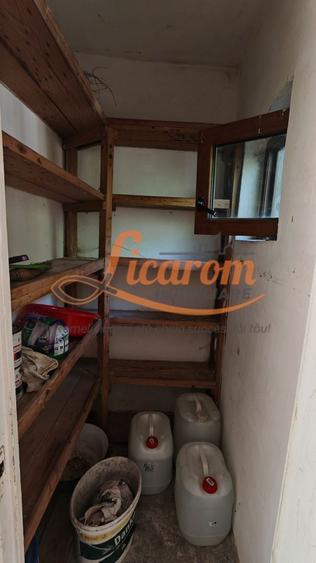 Casă individuală cu 3 camere cu Canalizare în Centrul Istoric