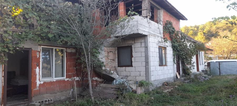 Casă cu 4 camere în Central