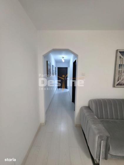 Apartament cu 3 camere semidecomandat în Gorjului