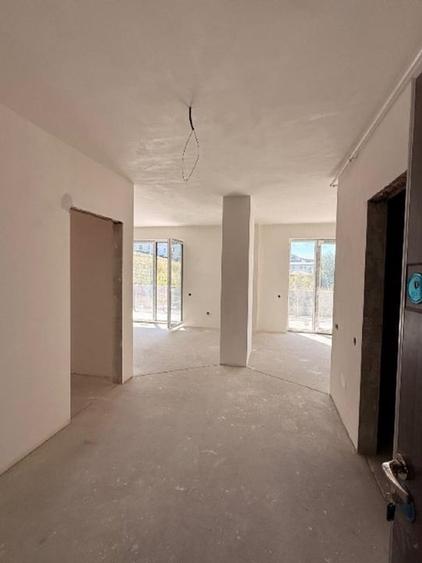 Apartament cu 2 camere decomandat în Florești