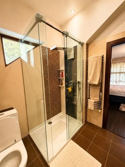 Casă individuală cu 9 camere cu Canalizare în Snagov