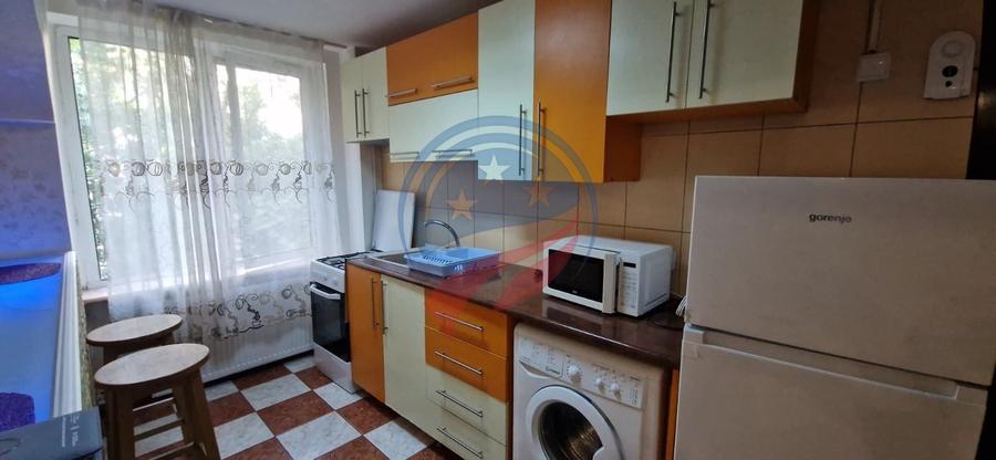 Apartament cu 2 camere semidecomandat, mobilat în Ultracentral