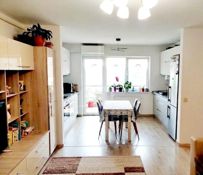 Apartament cu 3 camere decomandat, mobilat în Exterior Vest