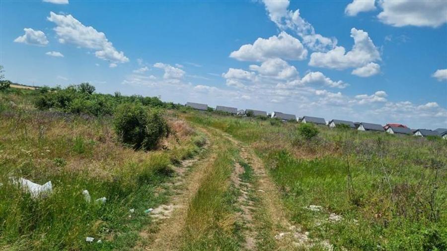 Teren Construcții intravilan de 20000 mp, în Central
