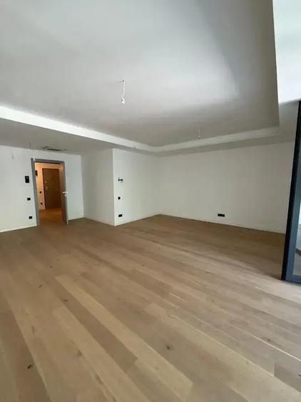 Apartament cu 3 camere decomandat în Floreasca