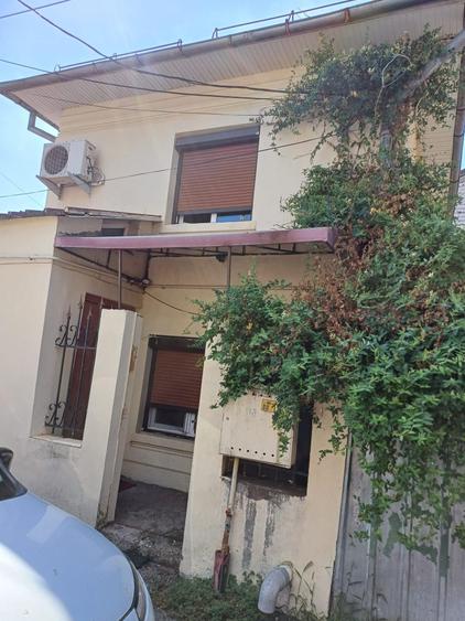 Casă cu 2 camere în Central
