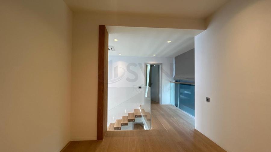 Casă individuală cu 6 camere cu Piscina în Iancu Nicolae