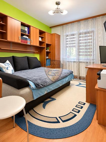 Apartament cu 3 camere decomandat, mobilat în CET
