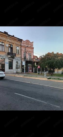 Spațiu comercial, de 240 mp, în Central