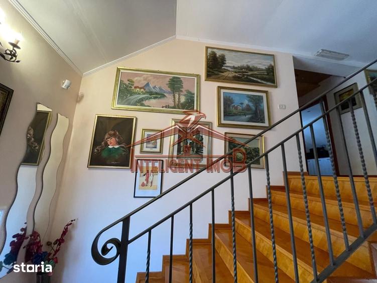 Casă cu 5 camere decomandat cu Teren 900 Mp în Mândra