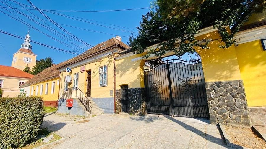 Casă individuală cu 5 camere cu Canalizare în Hălchiu