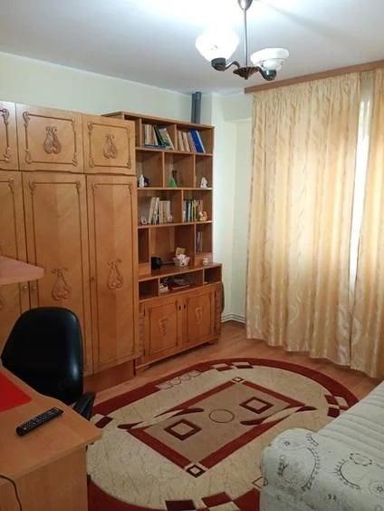 Apartament cu 2 camere decomandat în Mazepa 2