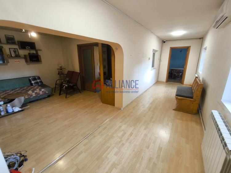 Casă cu 5 camere semidecomandat cu Canalizare în ICIL