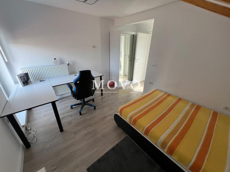 Casă individuală cu 5 camere cu Canalizare în Giroc