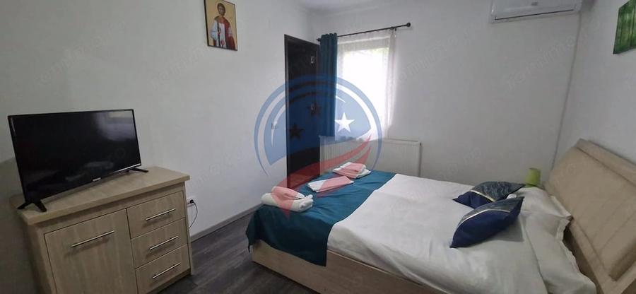 Casă cu 8 camere cu Teren 5574 Mp în Periferie