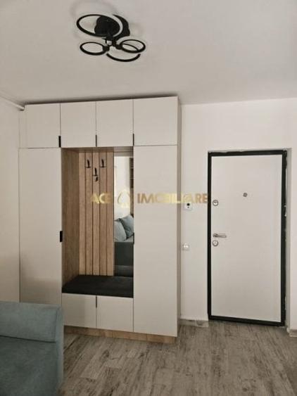 Apartament cu 2 camere semidecomandat, mobilat în Berceni