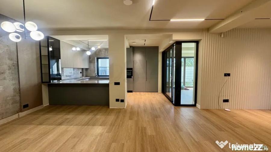 Casă cu 5 camere cu Teren 300 Mp în Băneasa