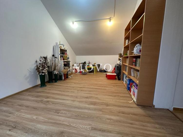 Casă individuală cu 5 camere cu Garaj în Sânmihaiu German