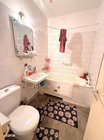 Apartament cu 4 camere decomandat în Central