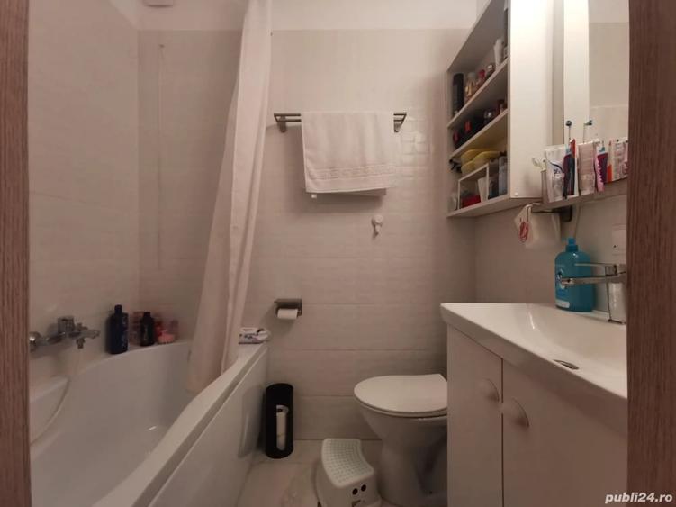 Apartament cu 4 camere decomandat în Dămăroaia