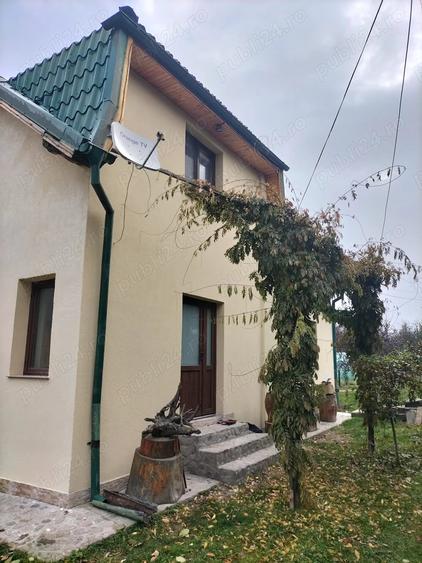 Casă cu 6 camere cu Teren 1300 Mp în Periferie
