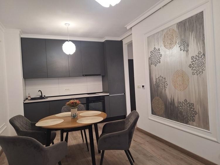 Apartament cu 2 camere decomandat în Central